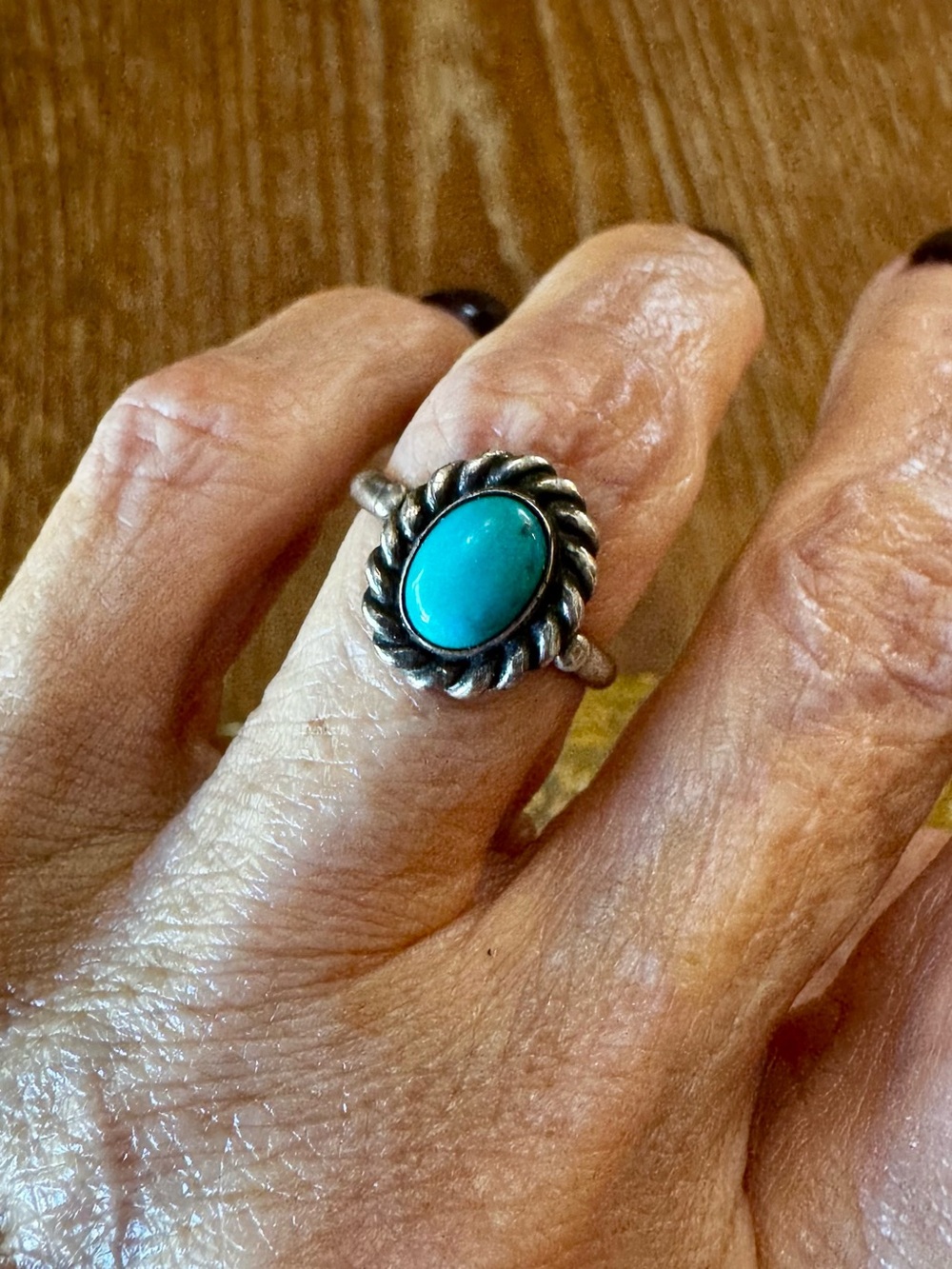Charming vintage Native American turquoise & silver ring 5.25